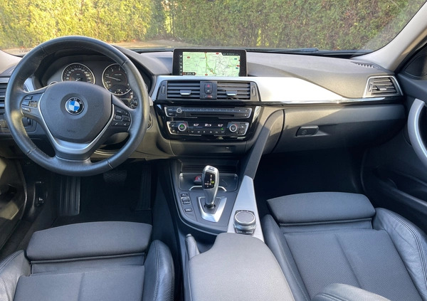 BMW Seria 3 cena 58999 przebieg: 220000, rok produkcji 2017 z Skalbmierz małe 631